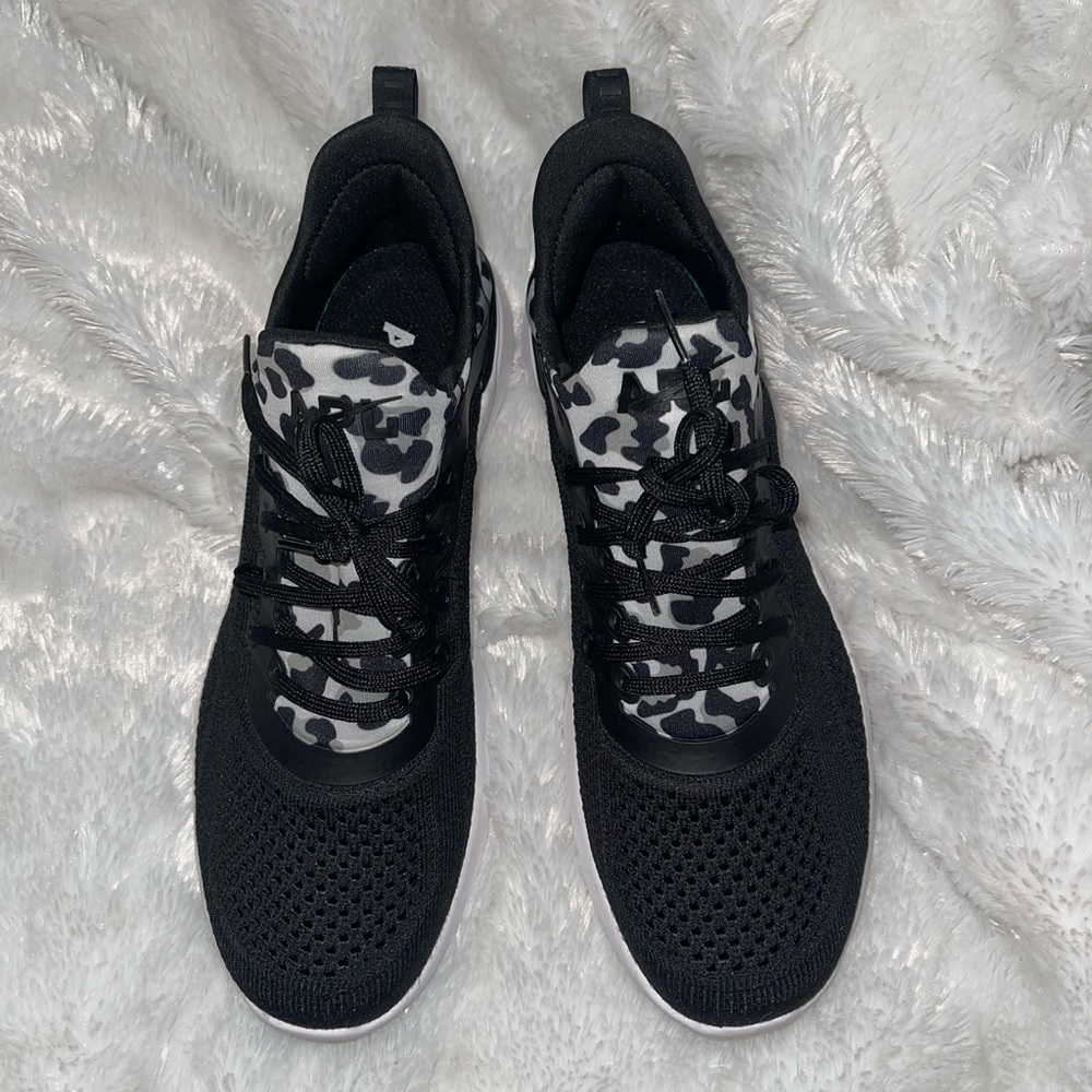 APL teckloom tracer size 9 NWOT black white leopard print